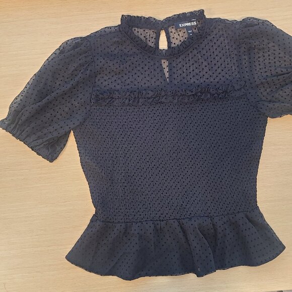 Tops - Short sleeve Express blouse